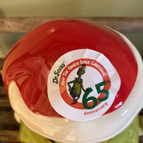 NEW DR. SEUSS SANTA GRINCH 65TH ANNIVERSARY COVERED MUG - Picture 2 of 12